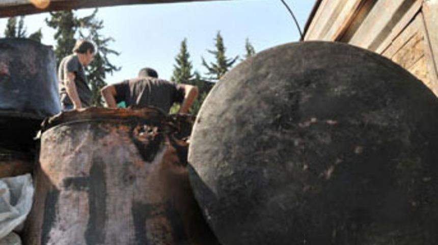 Hırsızlar, t&uuml;rbeden kazan &ccedil;aldı