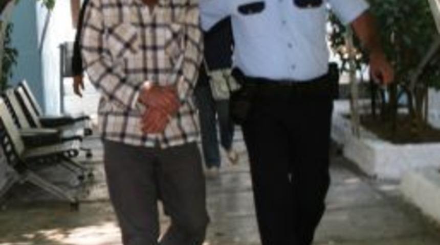 Eski eşine fal&ccedil;atayla saldıran zanlı yakalandı