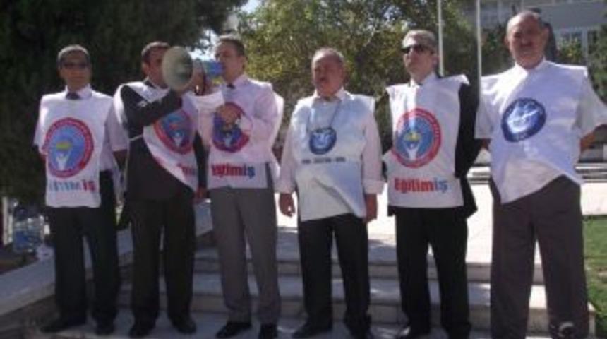 Eğitim İş ve T&uuml;rk Eğitim Sen ter&ouml;r &ouml;rg&uuml;t&uuml;n&uuml; lanetledi