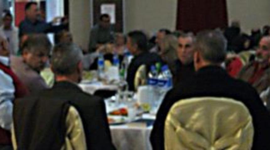 Millet ağladı, onlar halay &ccedil;ekti