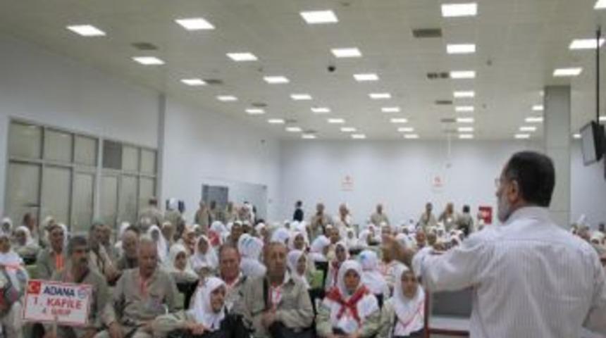 Adana&rsquo;dan ilk hac kafilesi yola &ccedil;ıktı