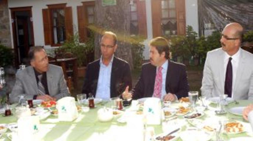 Muğla Valisi Şahin, mermercilerle bir araya geldi