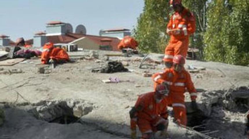 Sediye &ouml;ğretmen, 65 saat sonra kurtarıldı