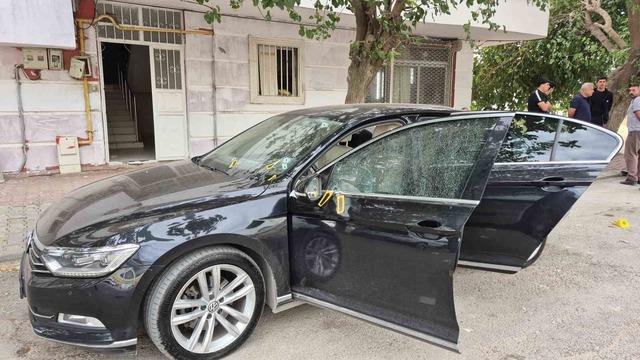 Park halindeki otomobil kurşunlandı 2