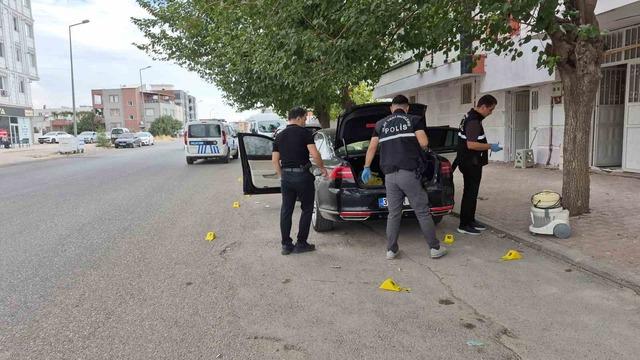 Park halindeki otomobil kurşunlandı 1