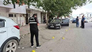 Park halindeki otomobil kurşunlandı