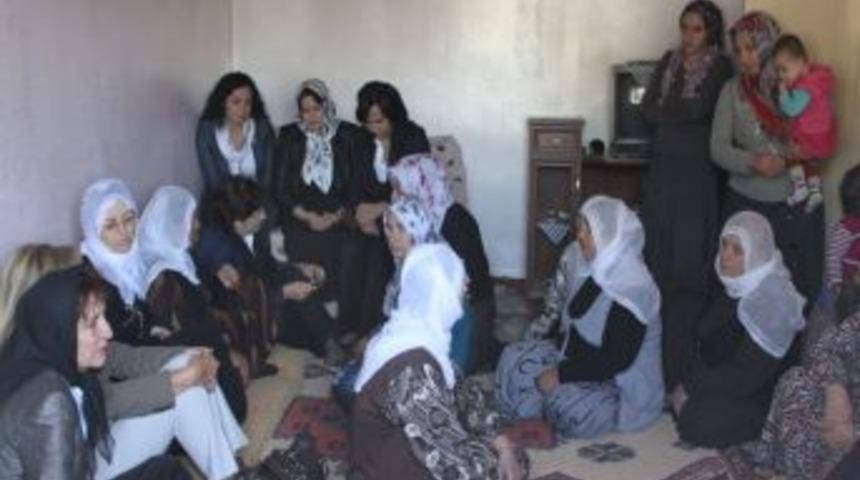 CHP'li kadın vekillerden, Batman'da ter&ouml;r mağdurlarına taziye ziyareti