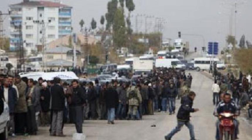 Depremzedelerin &ccedil;adır &ccedil;ilesi