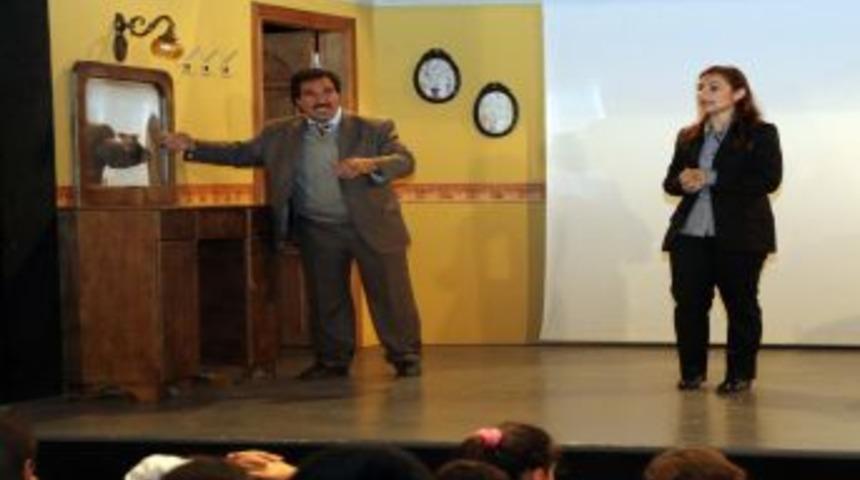 İşitme engellilere deprem eğitimi