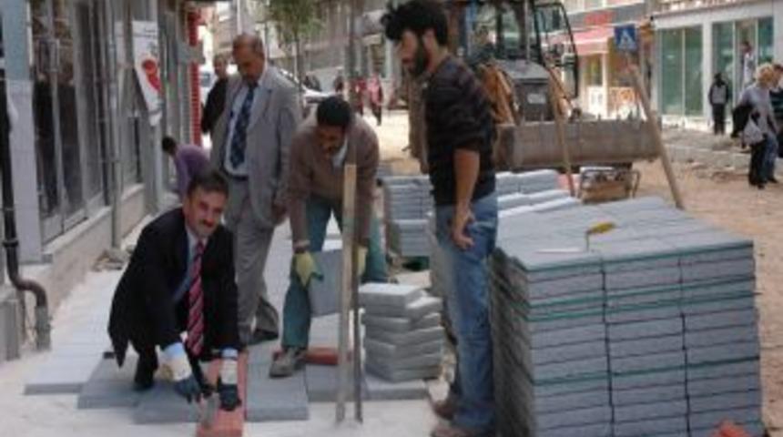 Gemlik kaldırımları, g&ouml;rme engellilere yol g&ouml;sterecek