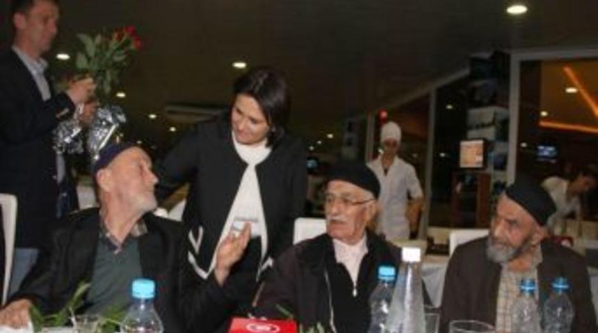 Vali Eşi Sema Kızılcık: Yaşlılarımız milletimizin gururudur