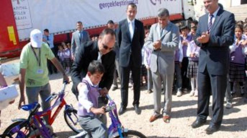 Capitol AVM Kızıltepeli &ccedil;ocukların hayalini ger&ccedil;ekleştirdi