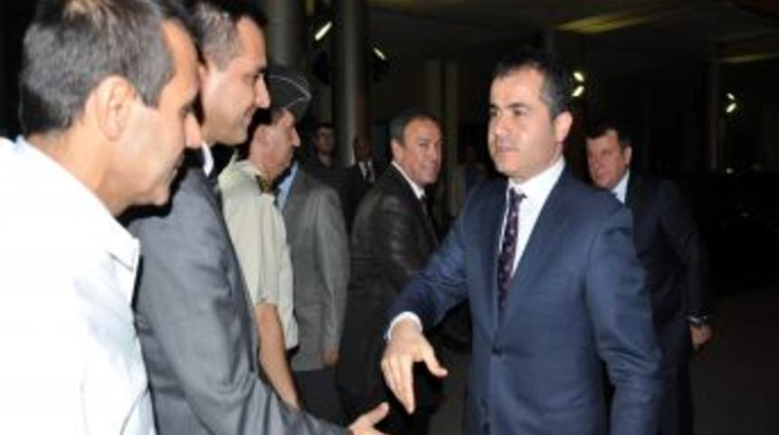 Bakan Kılı&ccedil;, Antalya&rsquo;da yaralı askerleri ziyaret etti