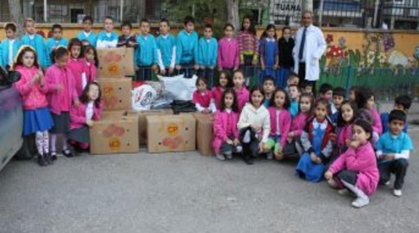 Minik &ouml;ğrencilerden 'Bir el de siz uzatın' kampanyası