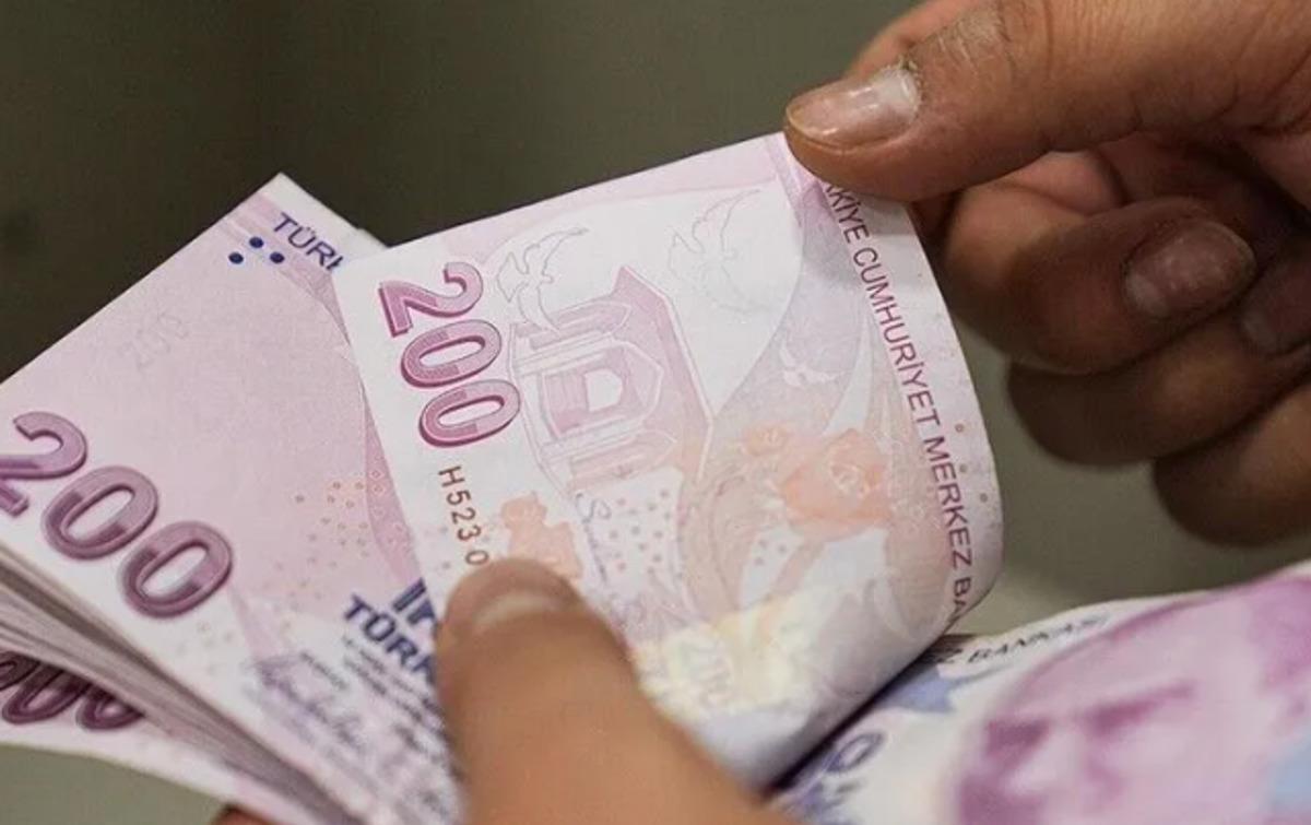 Emekli maaş zammı i&ccedil;in 5 farklı senaryo! 2027 en d&uuml;ş&uuml;k maaşı ne kadar olacak? Tahminler tek tek geldi 4