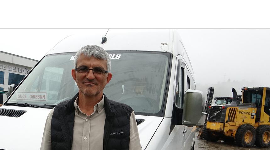 Bu adamı kimse anlamıyor! &Ccedil;ocukluğundan beri tersten konuşuyor