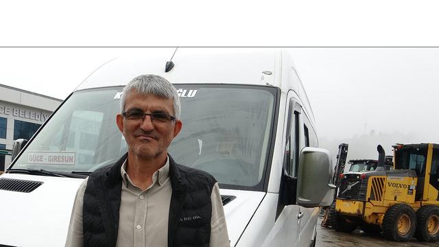 Bu adamı kimse anlamıyor! Çocukluğundan beri tersten konuşuyor