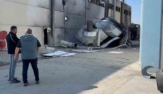 İzmir'de fabrikada patlama! 3'&uuml; ağır 7 iş&ccedil;i yaralı