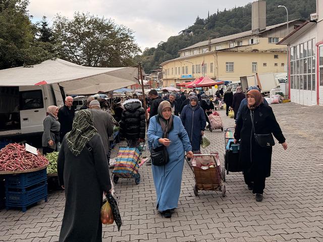 Fiyatı ge&ccedil;en yıla g&ouml;re d&uuml;ş&uuml;k: &Uuml;retimi artıyor 'Bug&uuml;n bayağı g&uuml;zel'