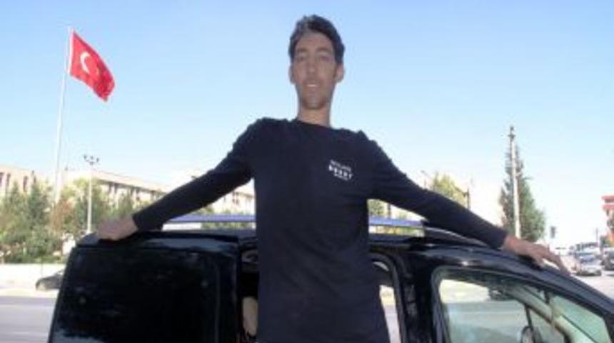 4 santim daha uzayan Mardinli Sultan, yeni bir dünya rekoru kırdı