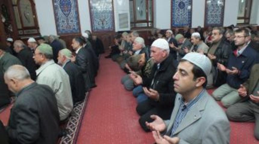 Şehitlerimiz İ&ccedil;in Eşrefzade Camii Doldu Taştı