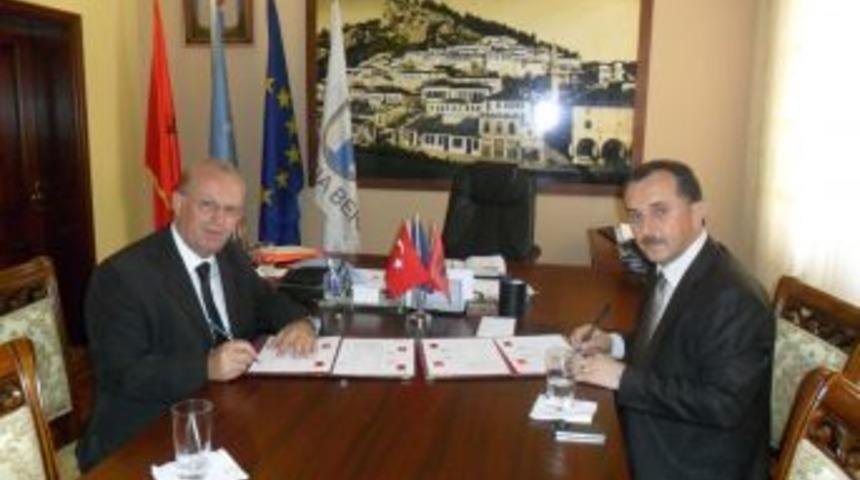 Bağcılar, Berat ile kardeş oldu