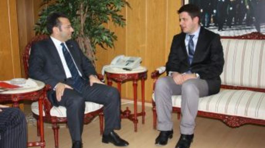 Deprem &ouml;ld&uuml;rm&uuml;yor &ccedil;&uuml;r&uuml;k bina &ouml;ld&uuml;r&uuml;yor