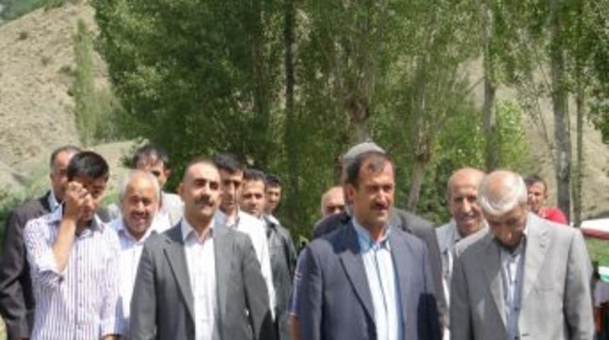 Ahacık köyü sakinleri,hizmet alamadıkları için, Çankırı'ya bağlanmak istiyor