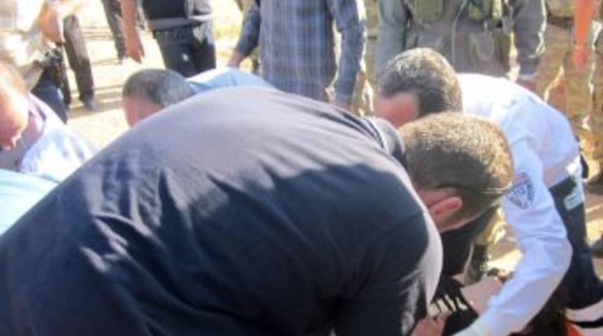 Tekerleği patlayan polis aracı devrildi: 3 şehit, 2 yaralı