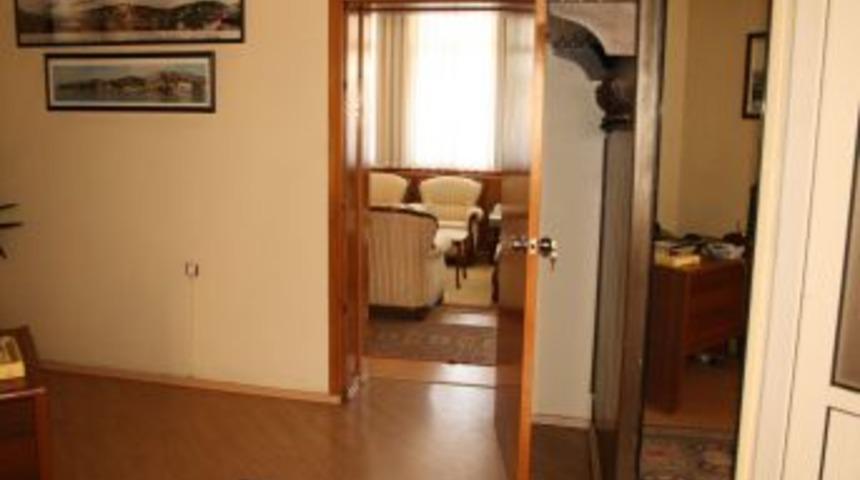 Vali Ayyıldız'ın kapısı vatandaşa a&ccedil;ık