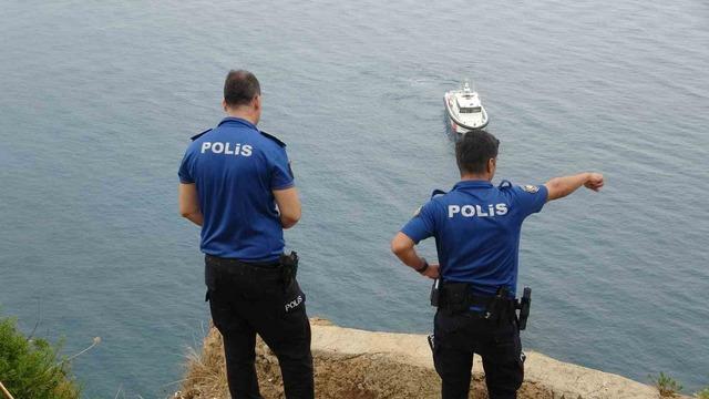 Antalya’da Yardım edin çığlığı ekipleri alarma geçirdi