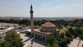 Bakan Ersoy duyurdu: Asırlık mabetler yeniden cemaatiyle buluşacak