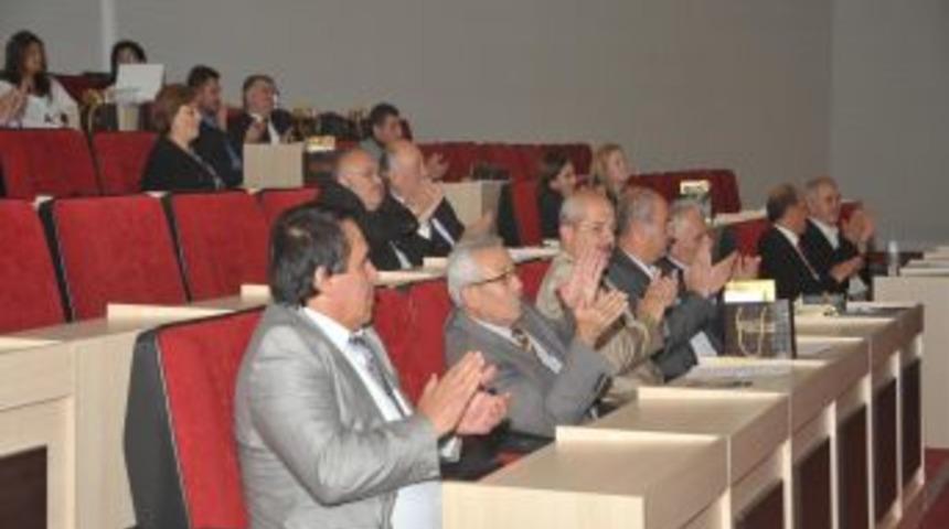 &Ouml;d&uuml;ll&uuml; Hamam&ouml;n&uuml;&rsquo;ne belediye meclisinde alkış