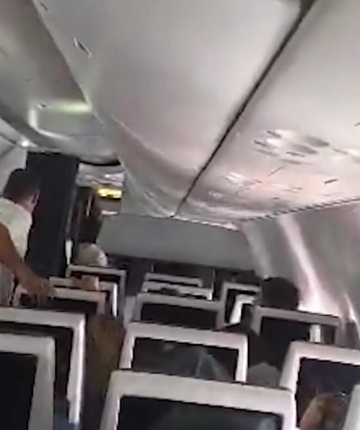Uçağı ölümcül dalıştan kurtardı o anları anlattı: Saldırgan pilotu boğazından yakaladım, uçmayı belgeselden gördüm 3