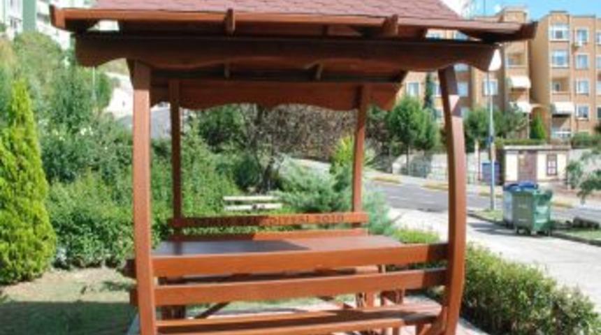 Komşular, muhabbet etmek i&ccedil;in &ccedil;ardakta buluşacak