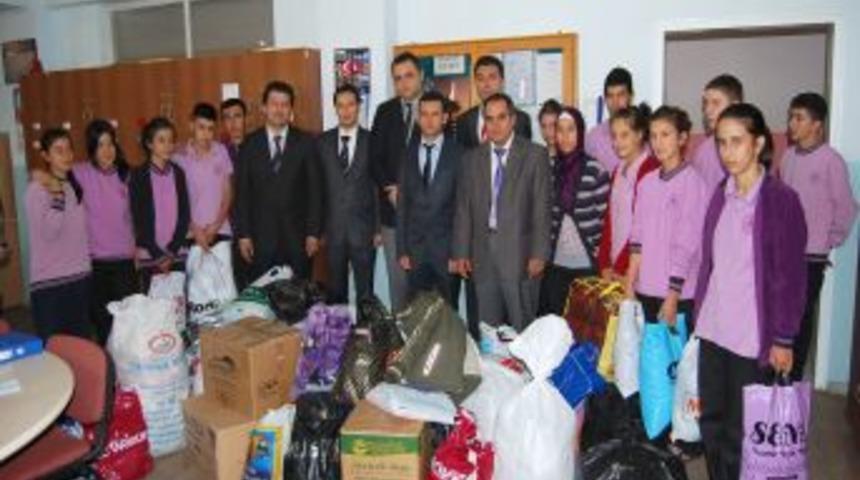 Kozan'da &ouml;ğrenciler Van i&ccedil;in kampanya başlattı