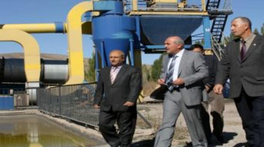 Bayburt Valisi İpek: Hizmetlerin yerelden yapılması başarıyı getiriyor