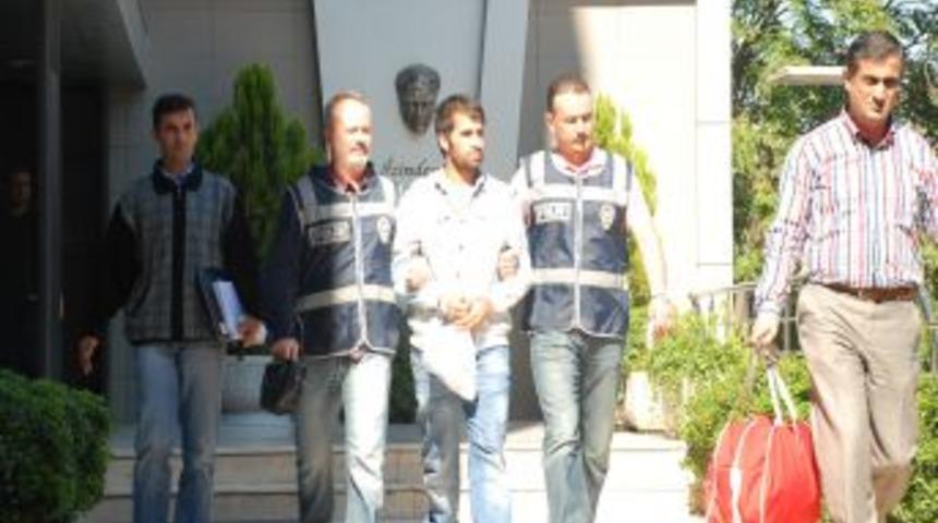 Atat&uuml;rk Stadı'ndaki yangını &ccedil;ıkardığı &ouml;ne s&uuml;r&uuml;len zanlı adliyeye sevk edildi