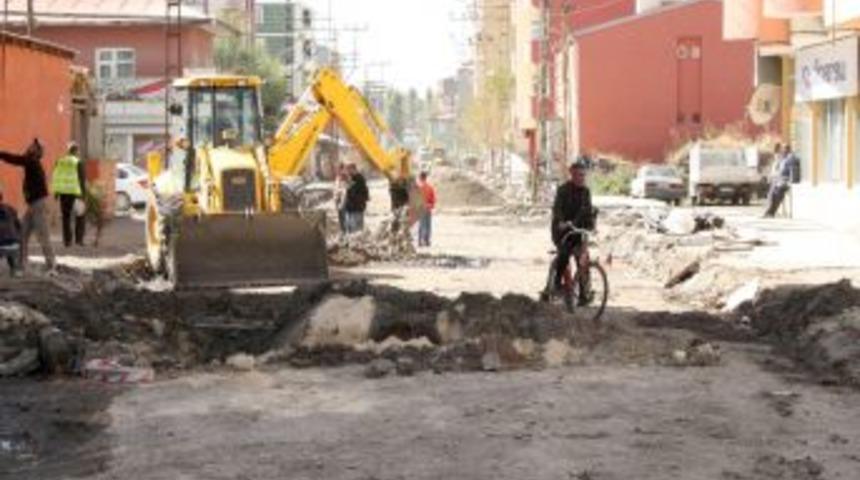 Kars Belediyesi, alt ve &uuml;st yapı &ccedil;alışmaları devam ediyor