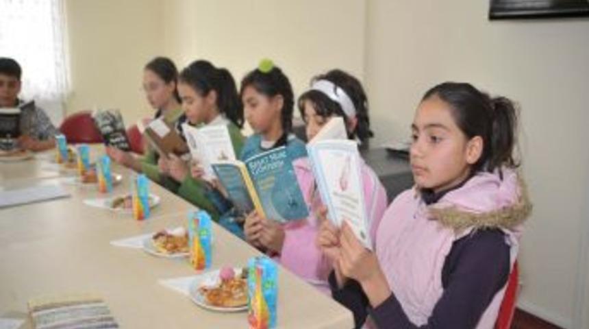 Altındağ'da &ccedil;ok kitap okuyan gen&ccedil;ler &ouml;d&uuml;llendirilecek