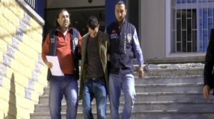 Kimliğini, gasp ettiği telefonu sattığı d&uuml;kkanda unutunca yakalandı