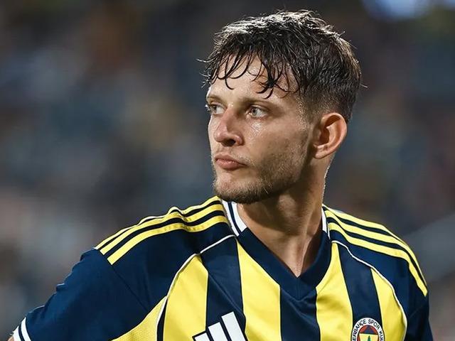 Gideli daha 1 yıl olmuştu! Sebastian Szymanski bombası