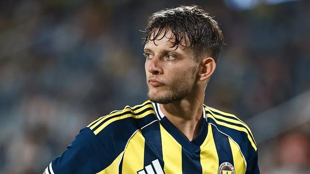 Gideli daha 1 yıl olmuştu! Sebastian Szymanski bombası