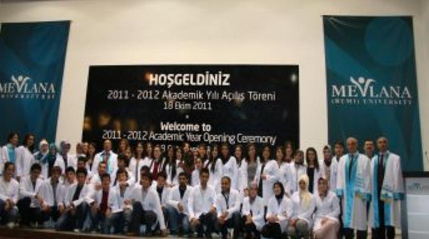 Mevlana &Uuml;niversitesi Tıp Fak&uuml;ltesi &ouml;ğrencileri &ouml;nl&uuml;k giydi