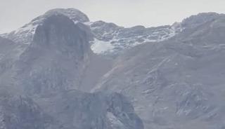 Tunceli&rsquo;de mevsimin ilk karı y&uuml;ksek kesimlere yağdı