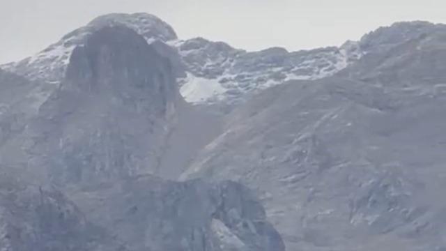 Tunceli’de mevsimin ilk karı yüksek kesimlere yağdı