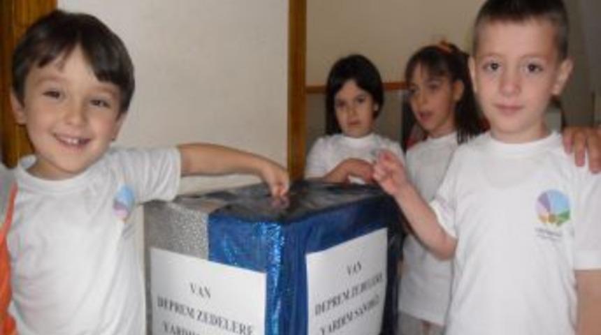 Minik &ouml;ğrenciler har&ccedil;lıklarını Van&rsquo;a g&ouml;nderecek