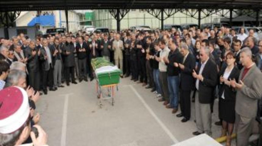 Kazada hayatını kaybeden belediye &ccedil;alışanı toprağa verildi