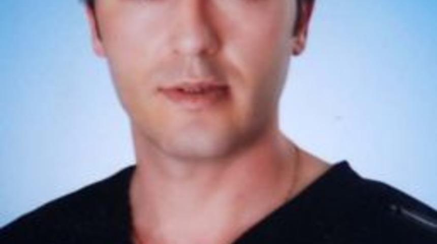 Kendi t&uuml;feği ile sırtından vuruldu