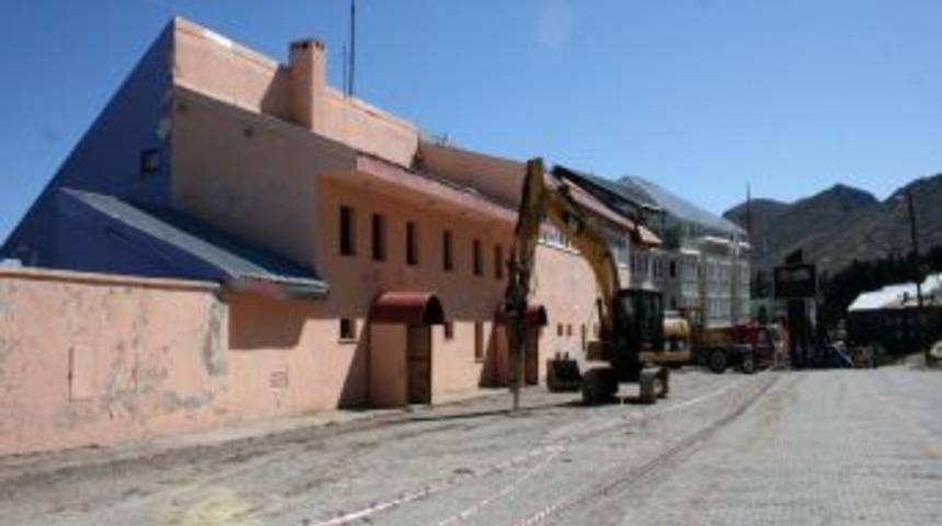 Orman ve Su İşleri Bakanı Veysel Eroğlu: Uludağ&rsquo;ı d&uuml;nyaya a&ccedil;acağız